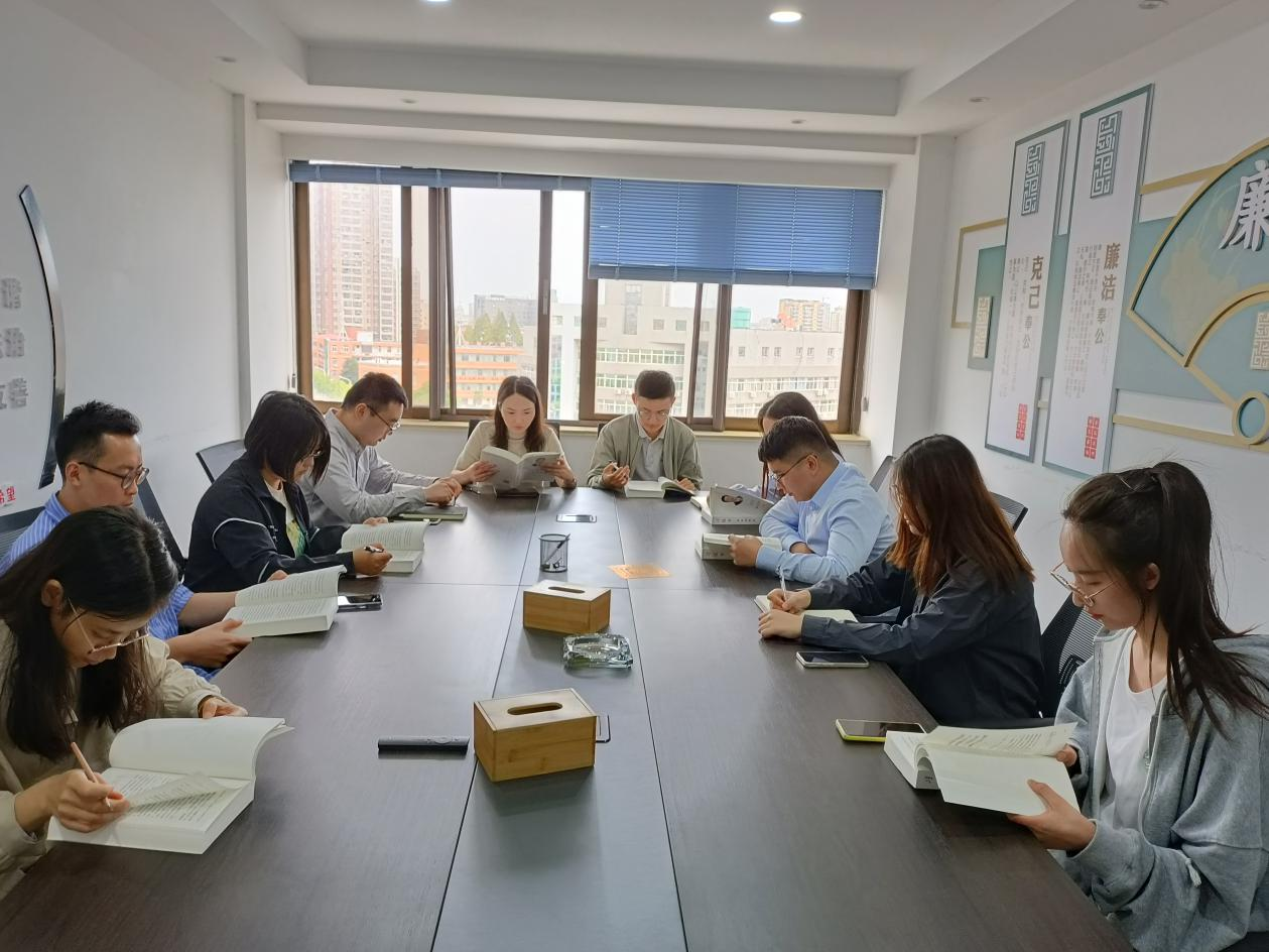 “喜迎二十大 青春心向黨 建功新時代”主題座談會召開