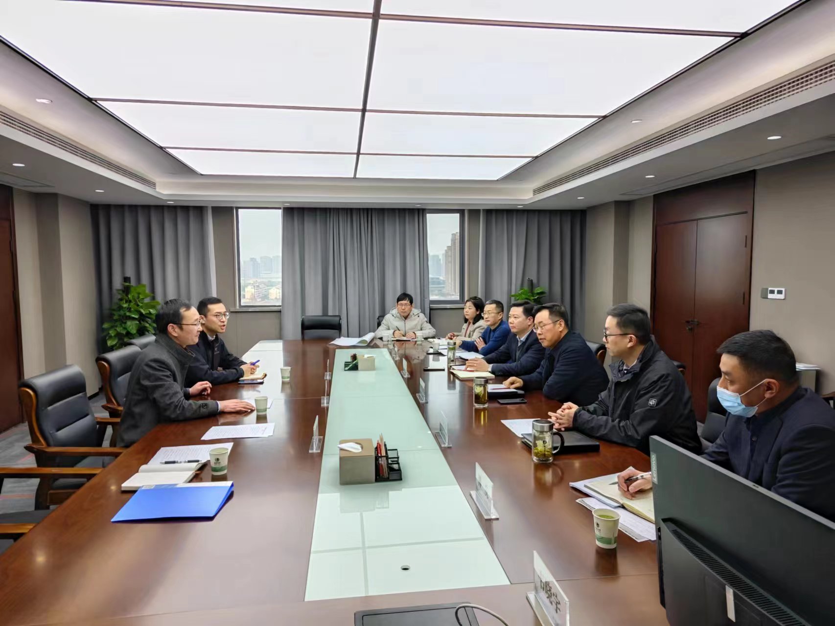 市文旅集團與市供電公司洽談工業(yè)倉儲項目“退城入園”工作